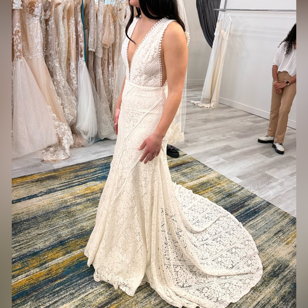 Rish Bridal Rio Wedding Dress - size 8